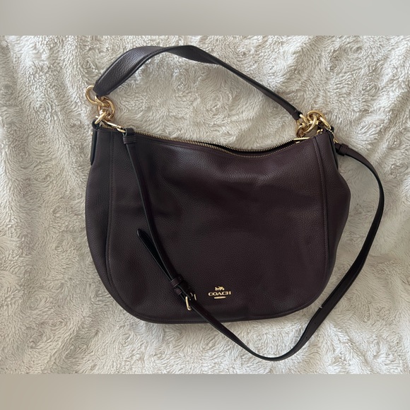 Coach Chelsea Hobo 32 - Picture 1 of 6